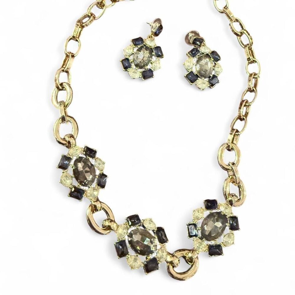 Gold tone necklace and earrings set